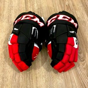CCM Youth Hockey Gloves 4052